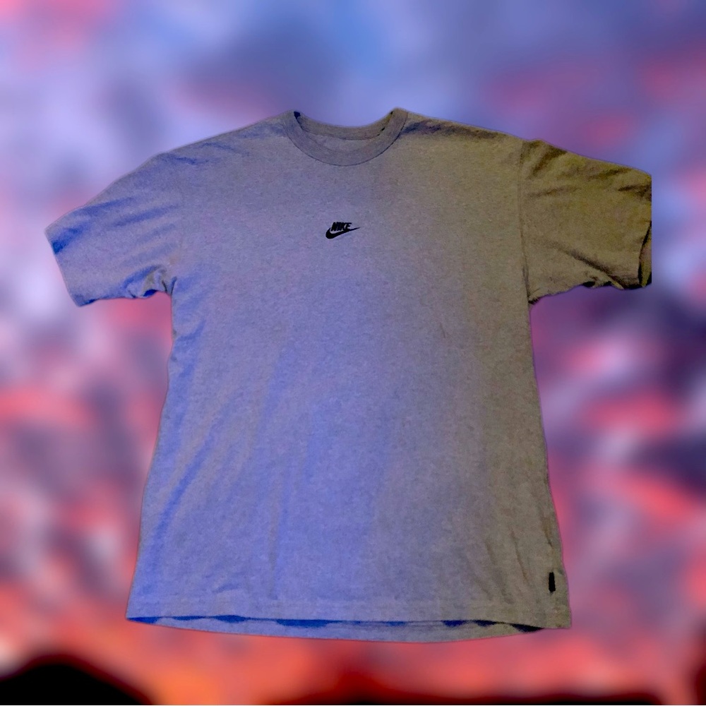 Nike essentials t shirt Men’s medium
